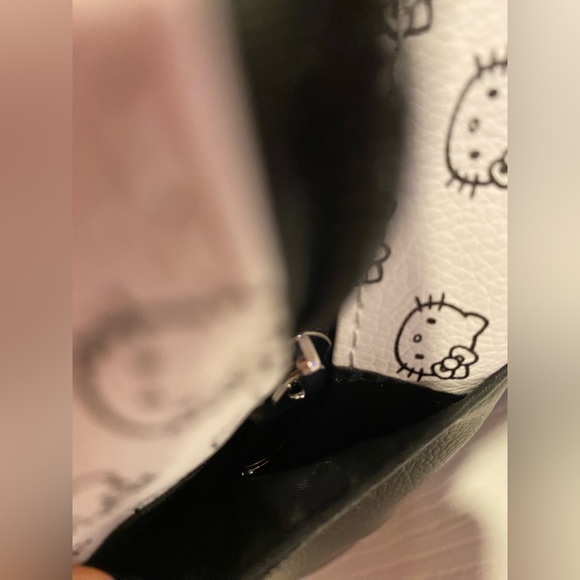 BNWT Hello Kitty Mini Backpack - Picture 7 of 8